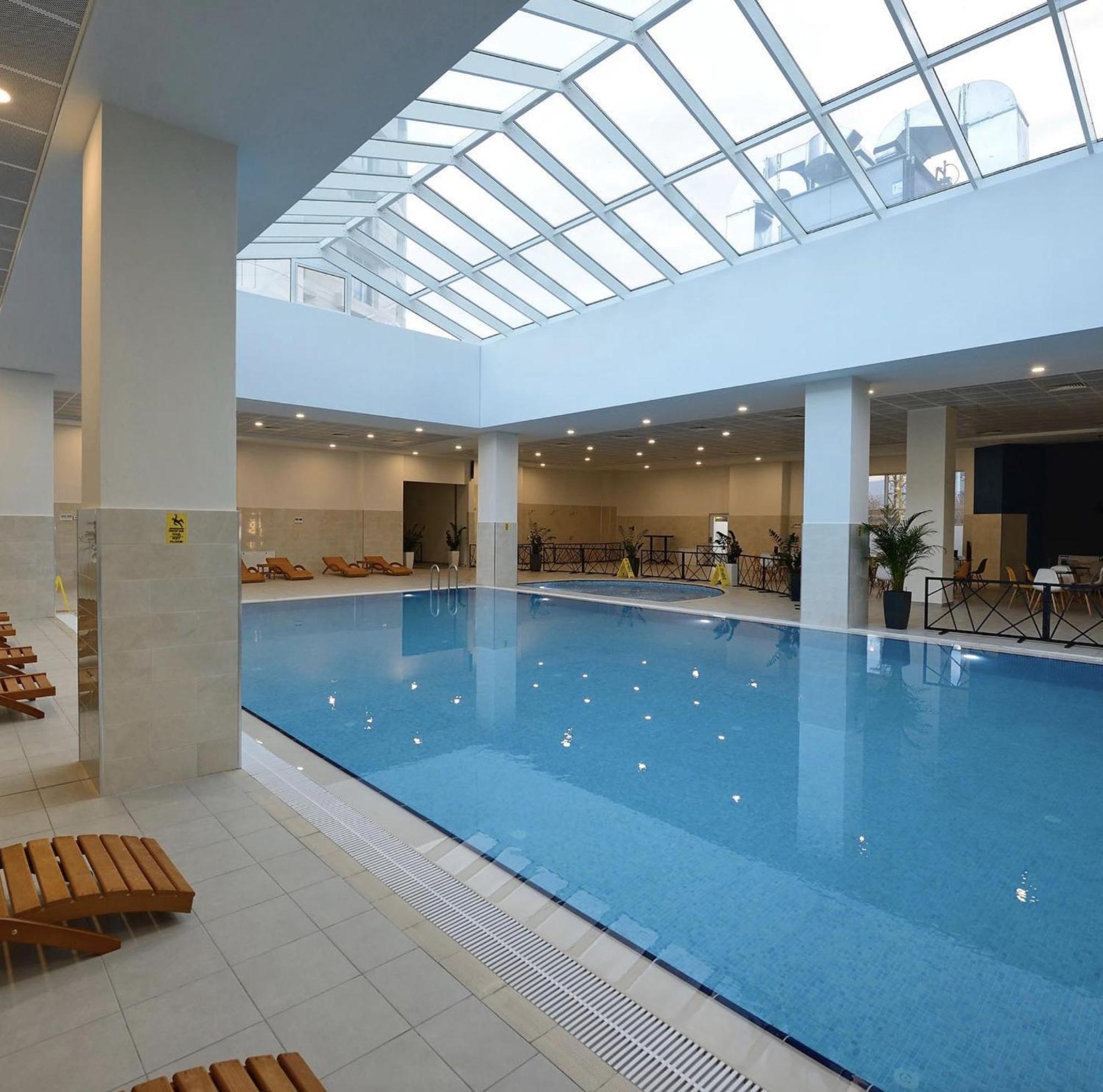 Luxury Condo On 18Th Floor With Pool, Fitness, Parking Included. Skopje Exterior photo